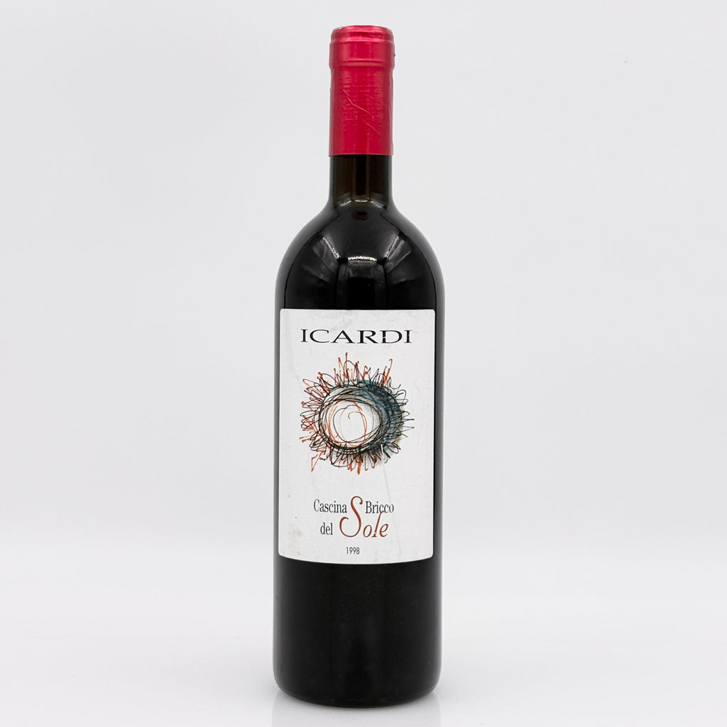 Red wine bottle with 'Icardi' label on a white background