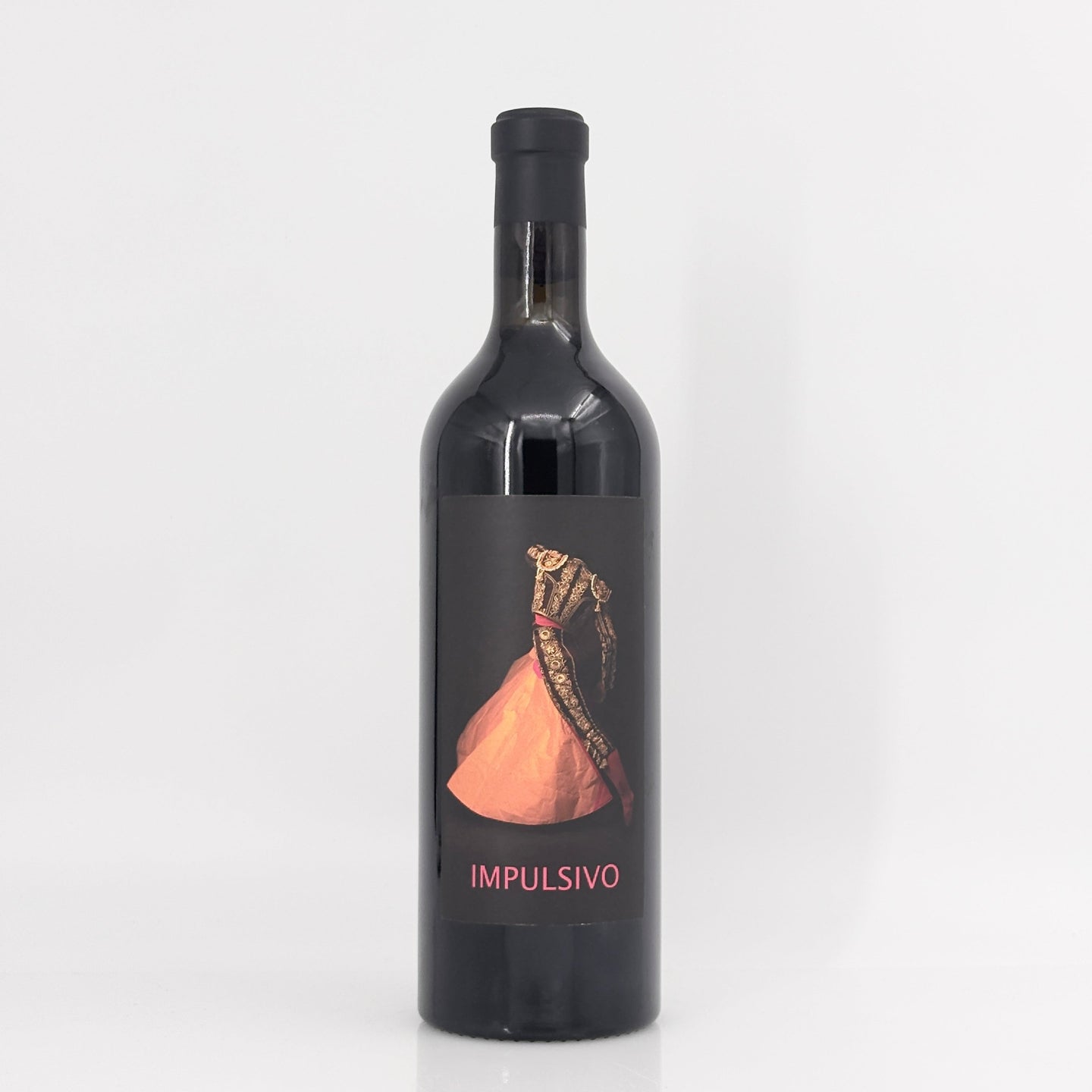 Wine bottle labeled 'Impulsivo' on a white background