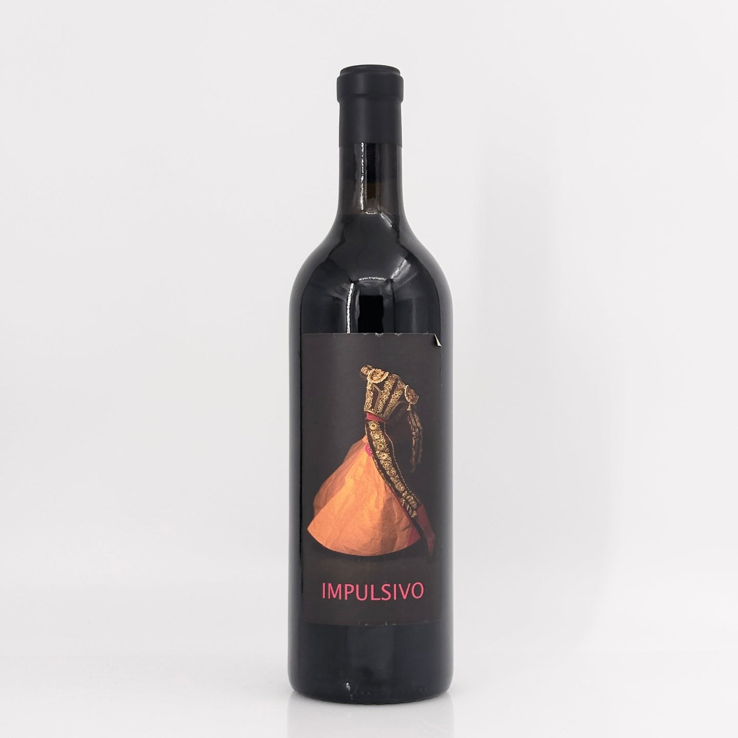 Wine bottle labeled 'Impulsivo' on a white background