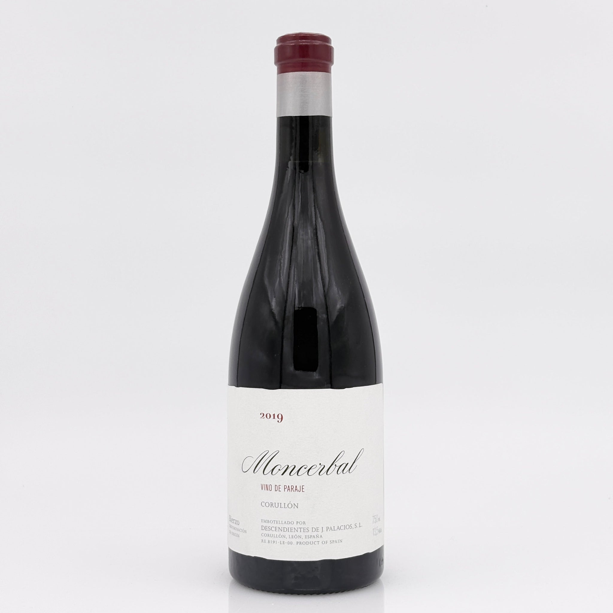 Wine bottle labeled 'Monceabél' on a white background